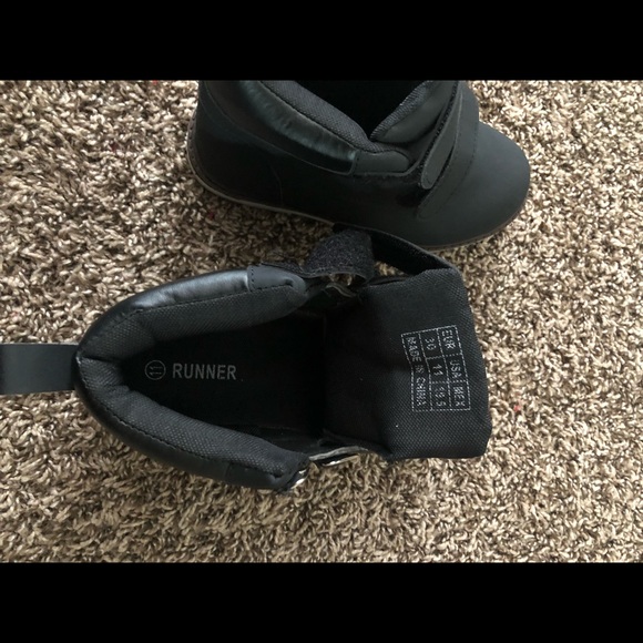 Kids boots size 11 runner - Picture 7 of 7